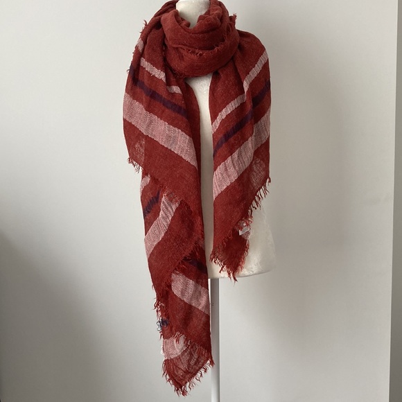 Scarf & Wrap - Picture 4 of 14